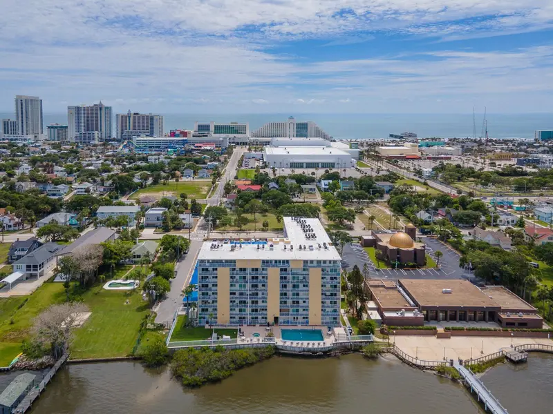 145 N Halifax Ave #711, FL