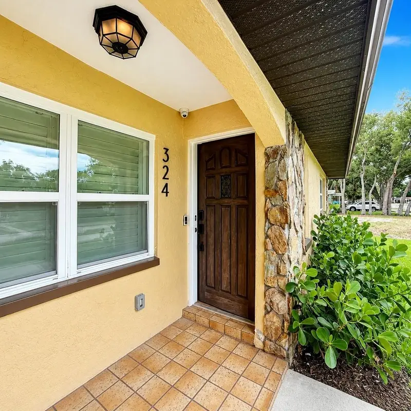324 42nd Ave N, FL
