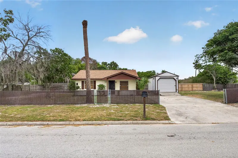 610 2nd Ave, FL