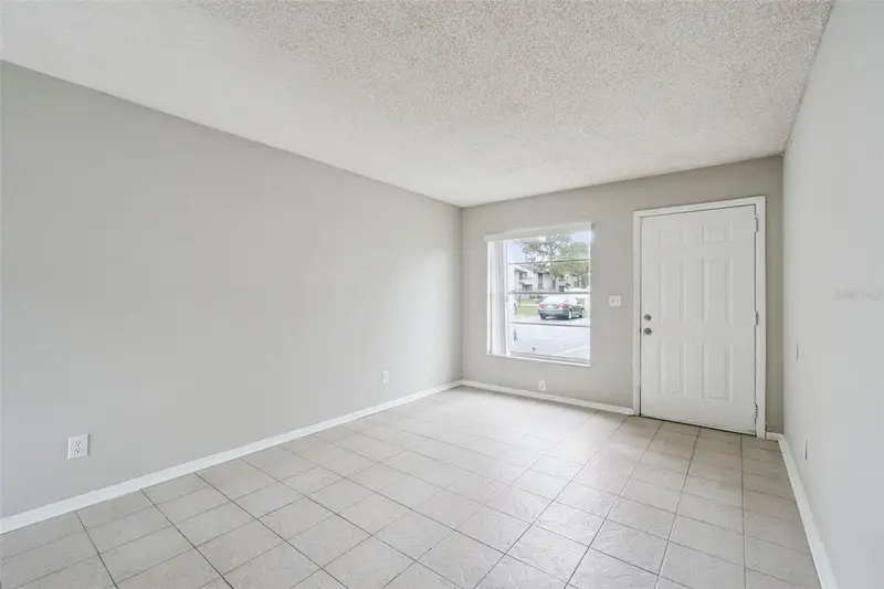 2 Lake Villa Way, FL