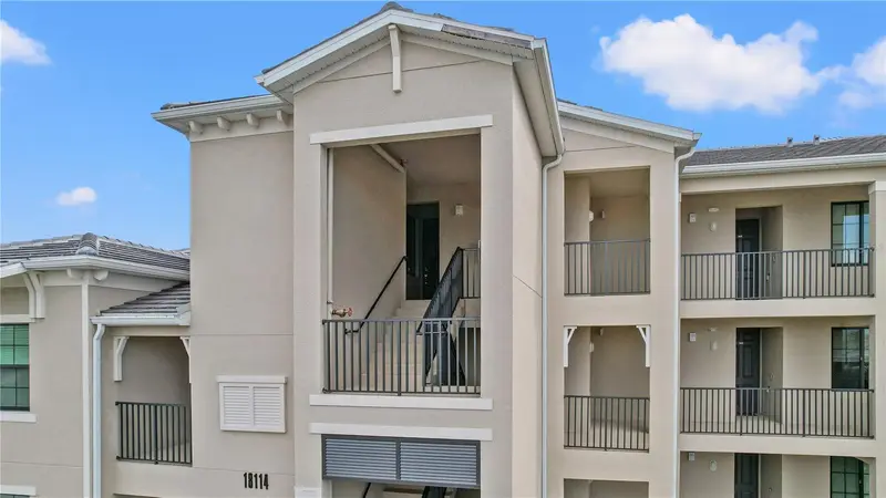 18114 Gawthrop Dr #402, FL
