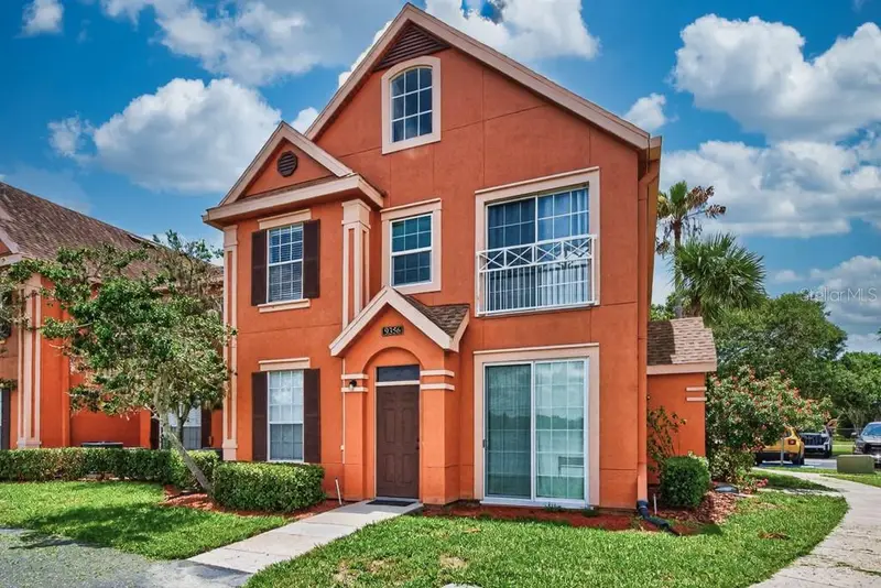 9356 Lake Chase Island Way, FL