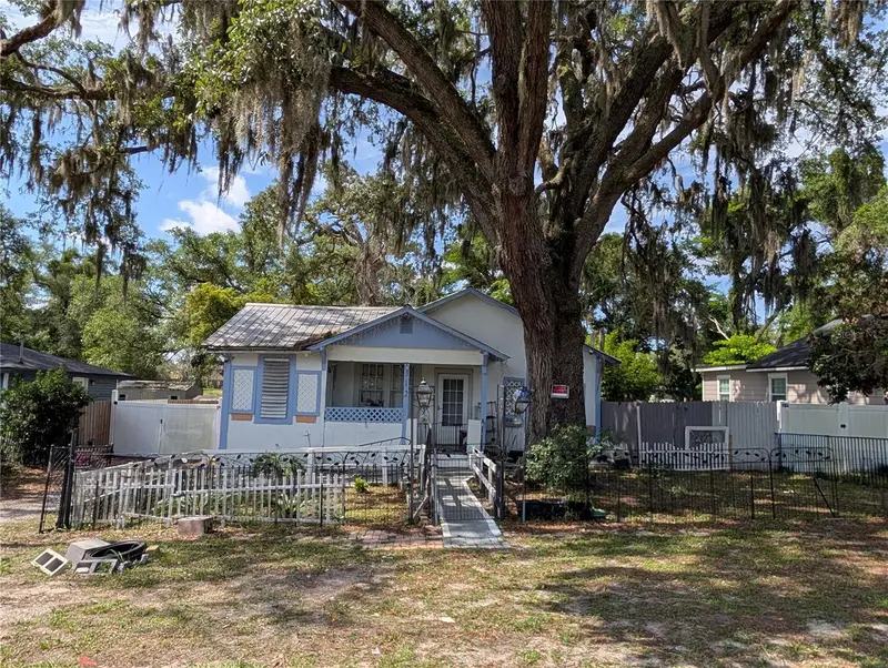 312 E 7th St, FL