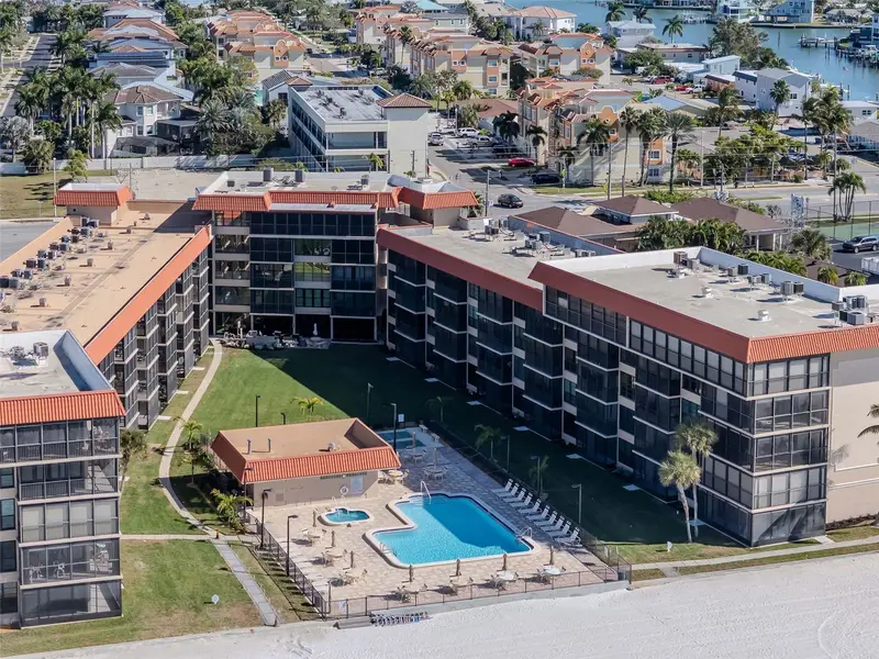 17580 Gulf Blvd #403, FL