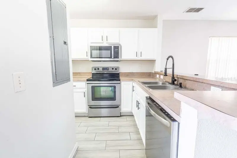 141 Jones Ln #A, FL