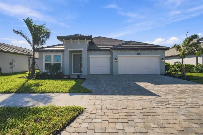 1660 Lugano Cir, FL