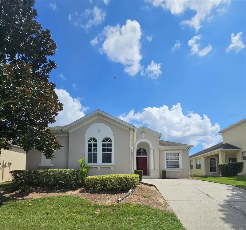 704 Eola Way, FL