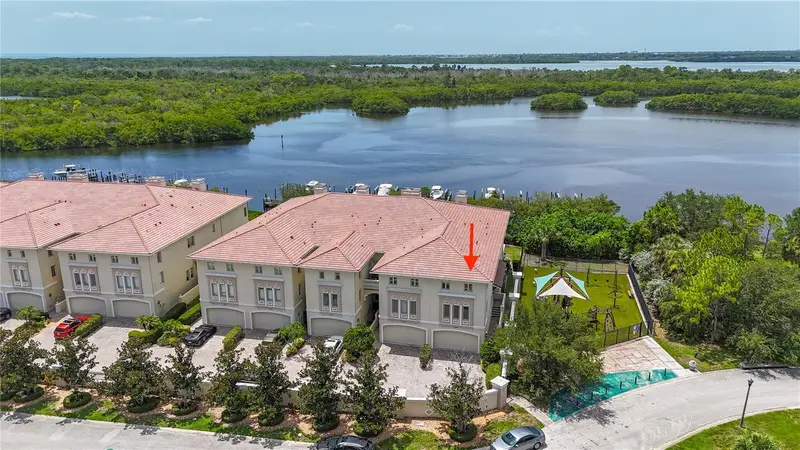 1008 Paseo Del Rio Ne, FL
