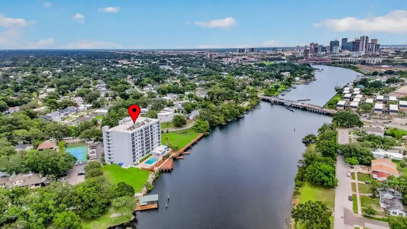 2780 N Riverside Dr #702, FL