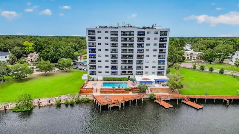 2780 N Riverside Dr #702, FL