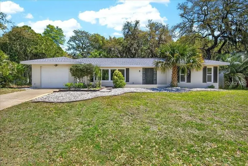 8 Blare Dr, FL