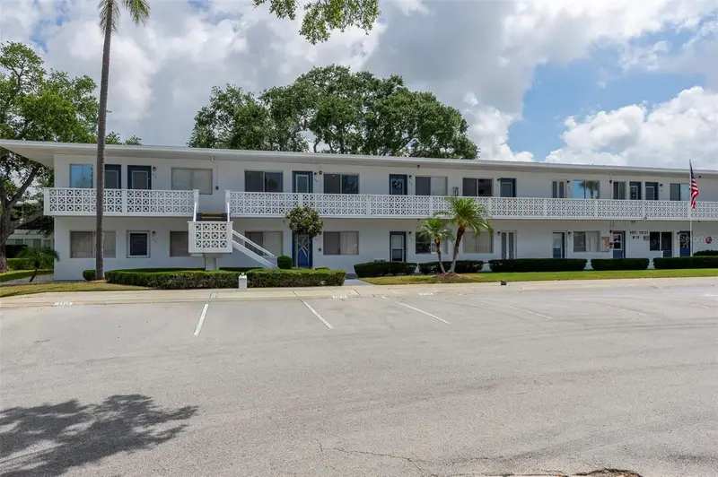 8221 112th St #209, FL