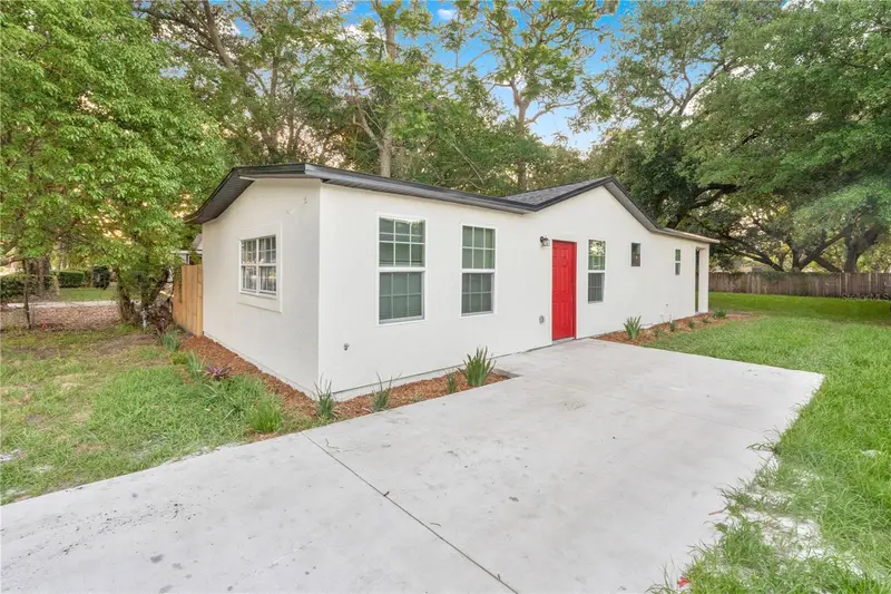1701 E Bay St, FL