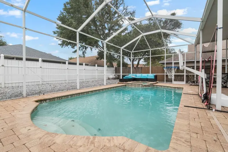 9839 Laurel Ledge Dr, FL