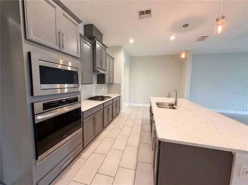 432 Nowell Loop, FL