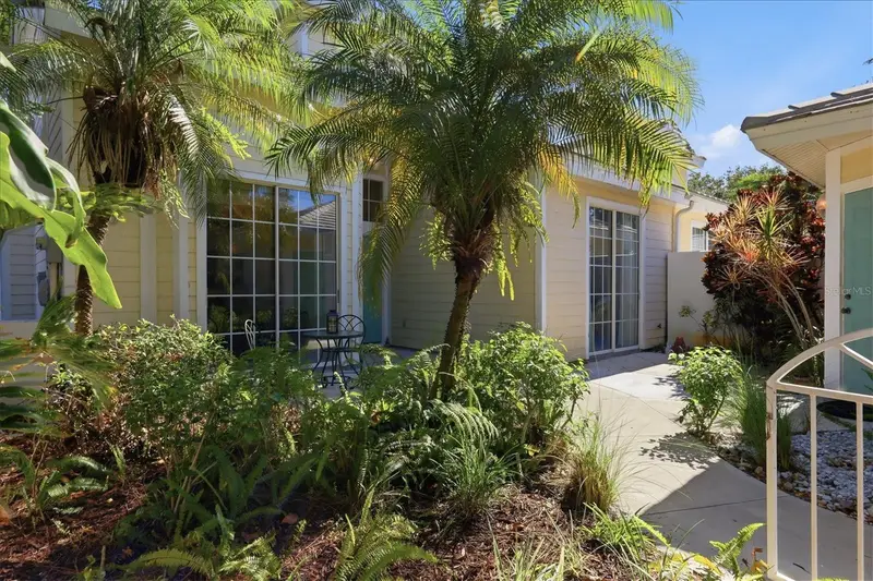 7630 Whitebridge Gln, FL