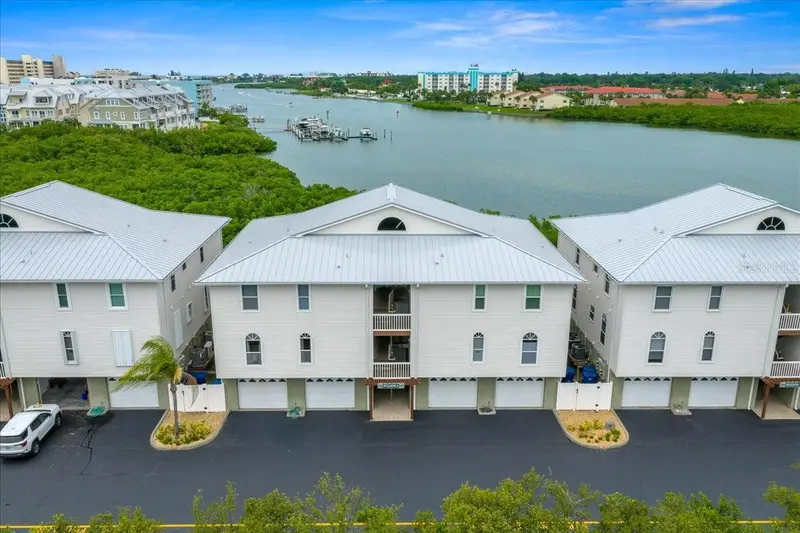 19829 Gulf Blvd #601, FL