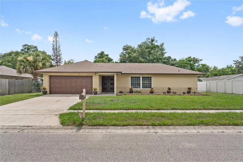 1016 Manchester Cir, FL