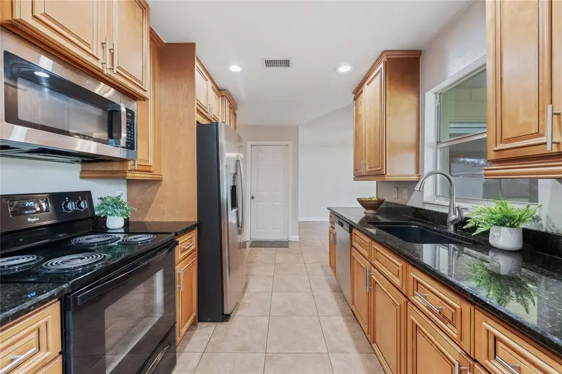 1016 Manchester Cir, FL