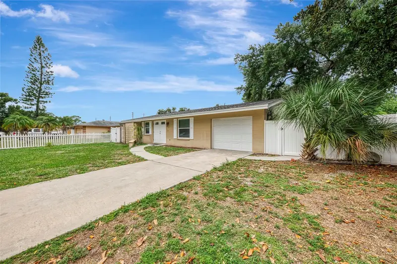 1110 Carmella Cir, FL