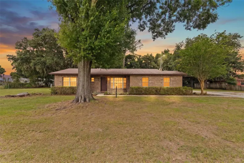 2803 E Trapnell Rd, FL