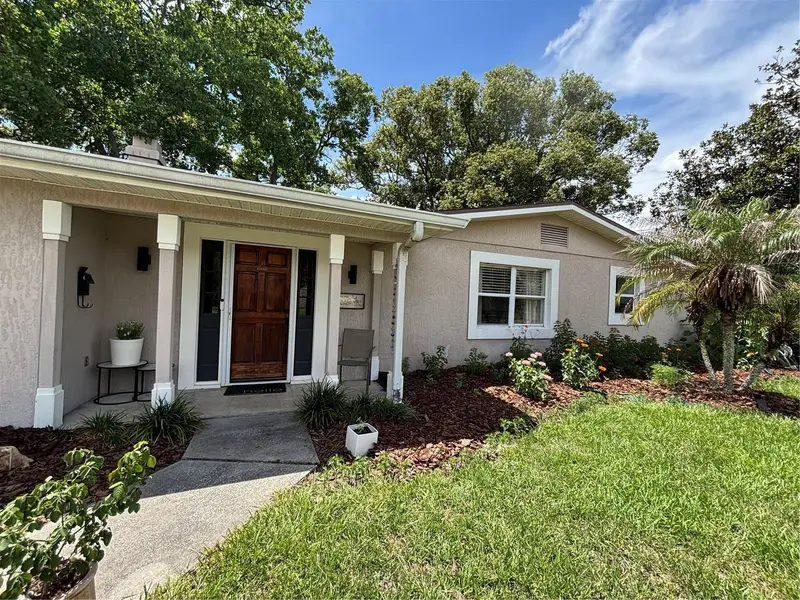 142 S Triplet Lake Dr, FL