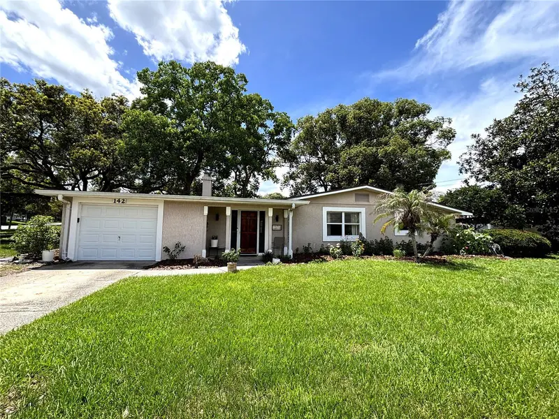142 S Triplet Lake Dr, FL