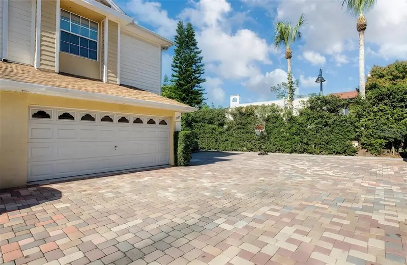 2982 Estancia Pl, FL