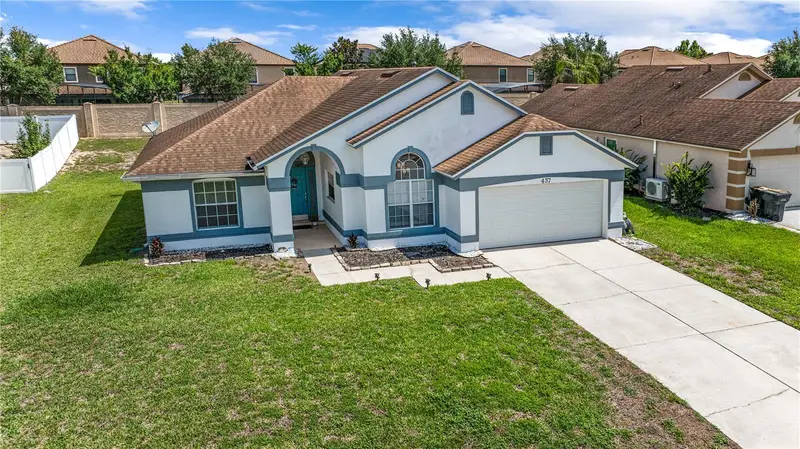 437 Via Del Sol Dr, FL