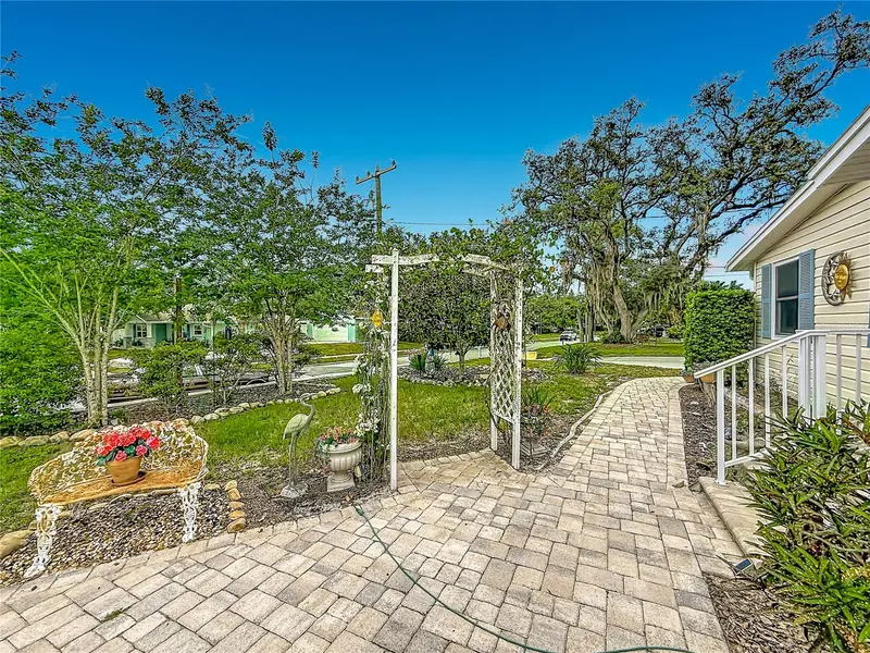 2045 Broadway, FL