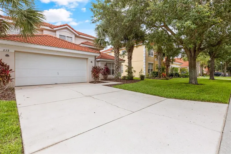 239 Carrera Ave, FL