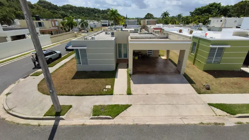 Aurora Vega Serena, PR