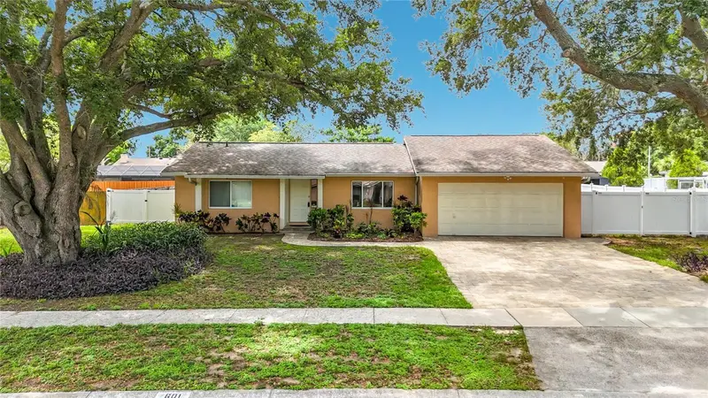 601 Brentwood Pl, FL