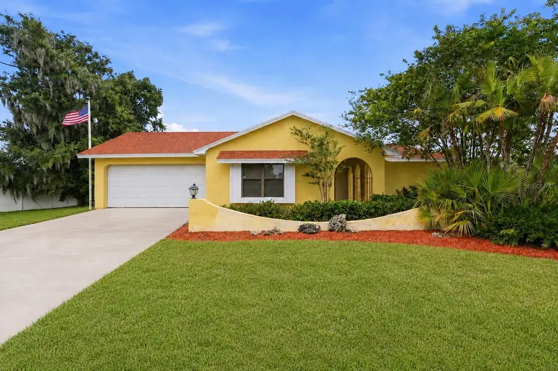 7026 Willow Run Loop, FL