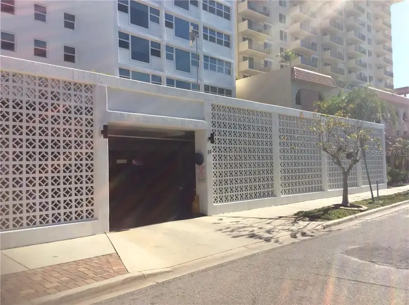 33 S Gulfstream Ave #1001, FL