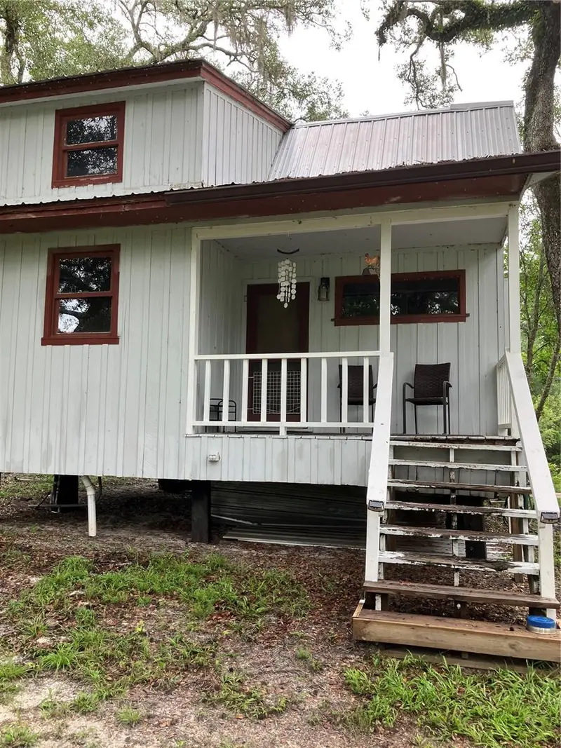 39001, 39005 State Road 575, FL