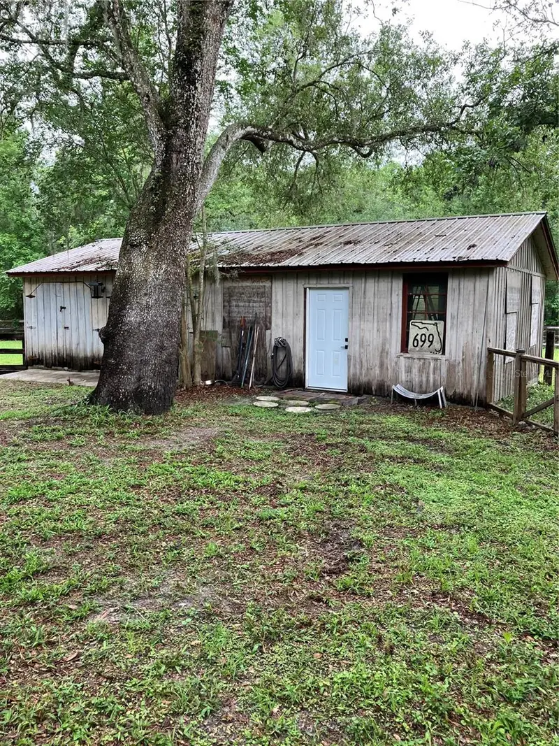 39001, 39005 State Road 575, FL