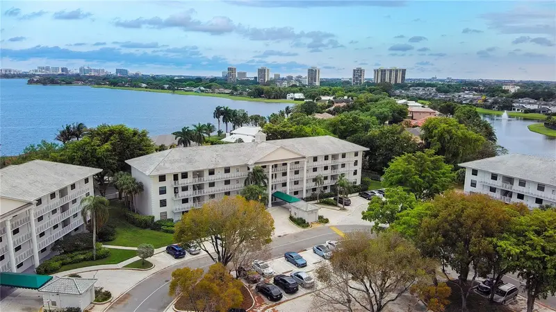 3635 Whitehall Dr #401, FL
