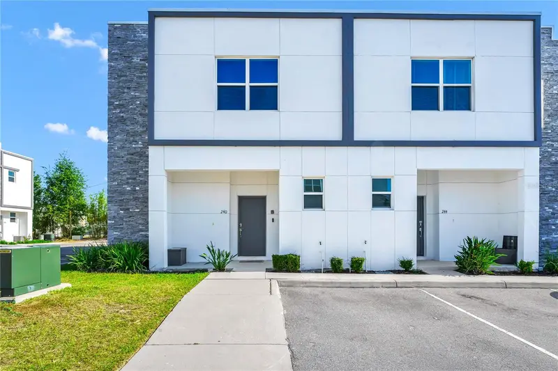240 Famagusta Dr, FL