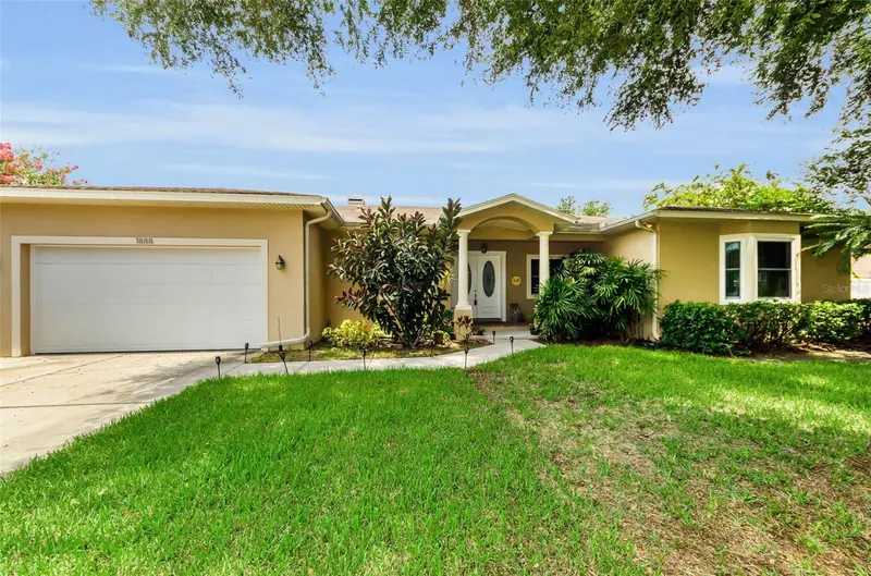 1888 Bugle Ln, FL
