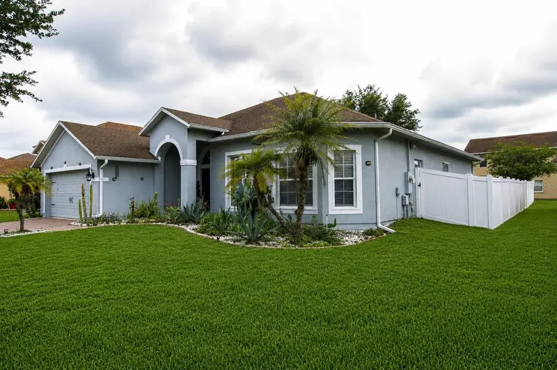 2711 Patrician Cir, FL