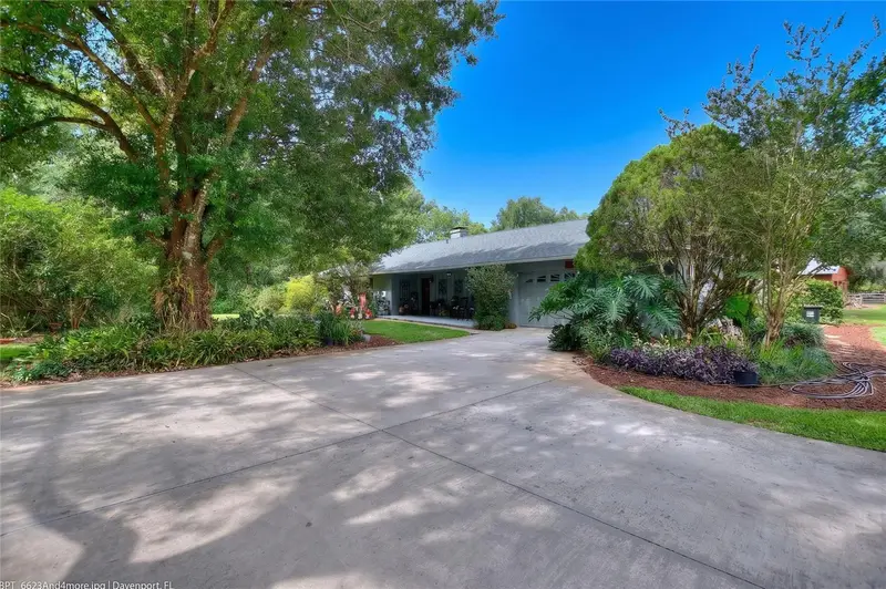 7 Lake Arrowhead Dr, FL