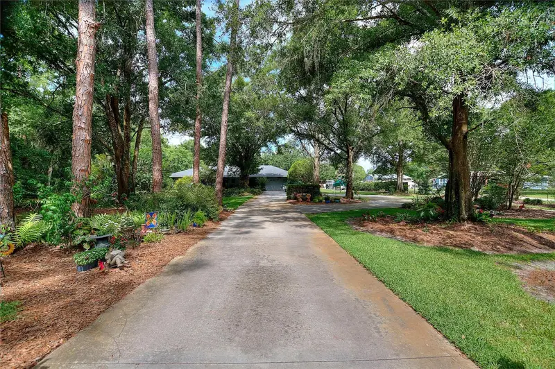 7 Lake Arrowhead Dr, FL