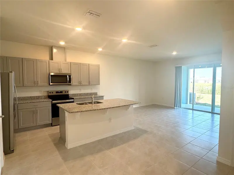 1492 Isleta Loop, FL