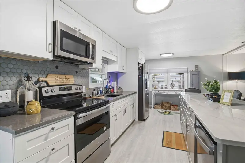 5316 Chateau Ln, FL