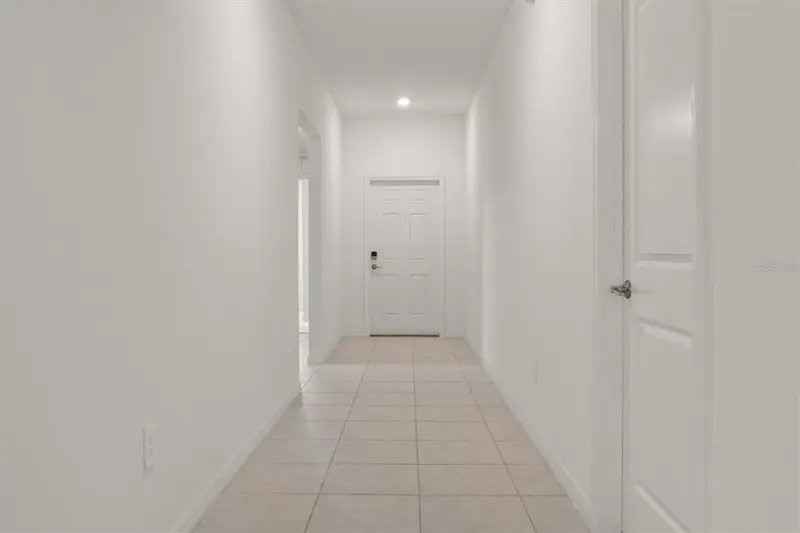 1856 Red Loop, FL