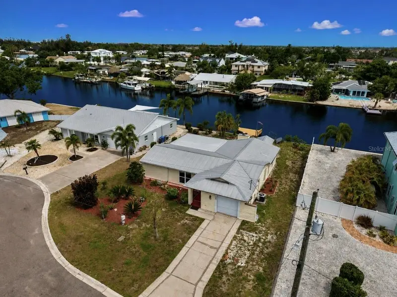 803 Leisey Cir, FL