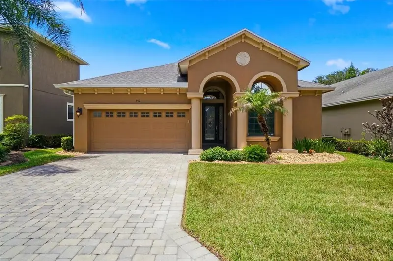912 Christina Chase Ln, FL