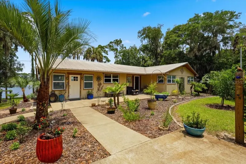 460 Lake Como Dr, FL