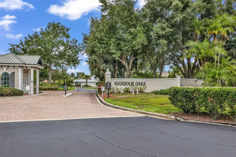 1047 Harbour Drake Dr, FL